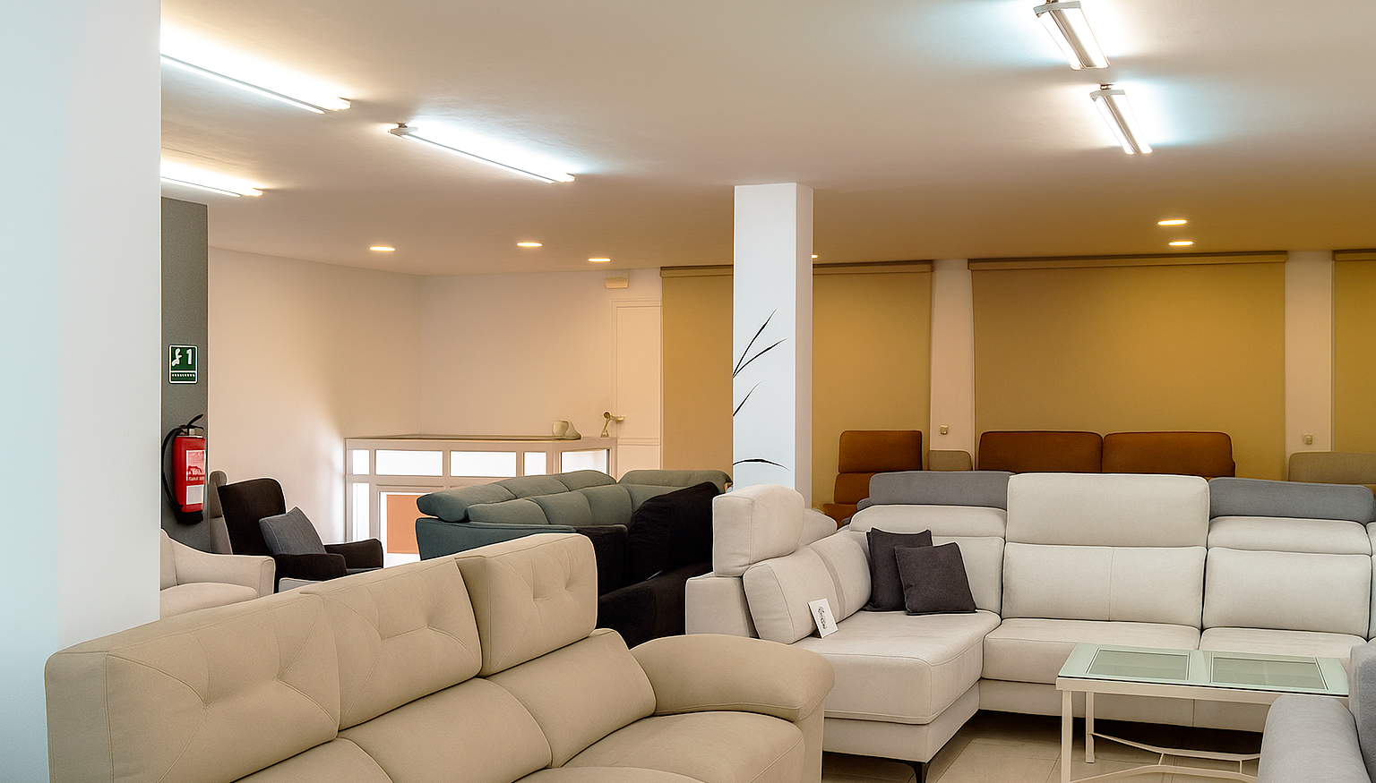 https://centraldelsofa.es/wp-content/uploads/2025/11/sofas-new-.png